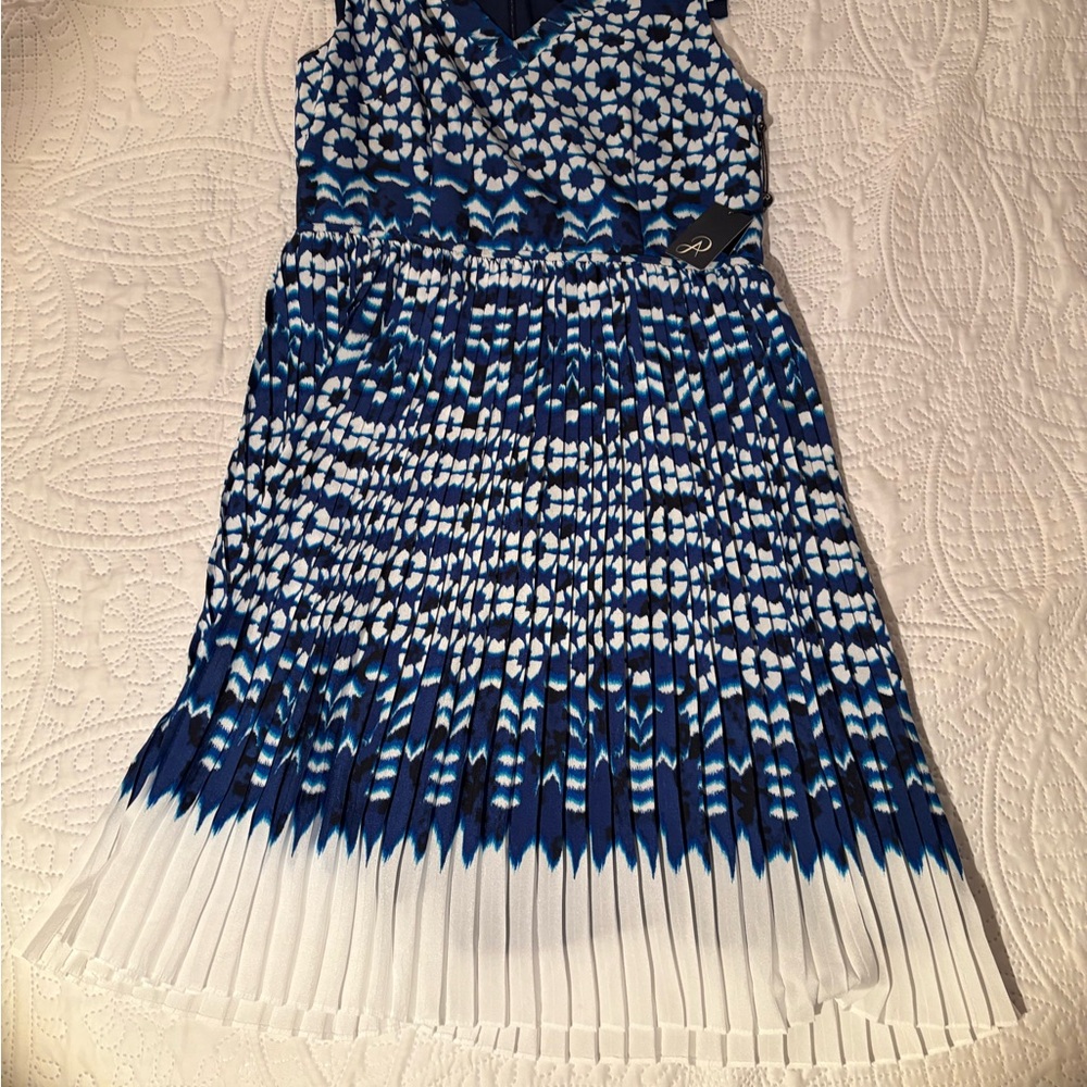 Adrianna Papell Ikat Fit & Flare Midi Dress Blue White  Pleated V-Neck Sz 14 NWT - Picture 15 of 16